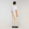 Elastische broek met rechte pijpen Elastische broek met rechte pijpen