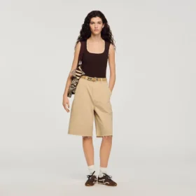 Gebreide top met gehaakte details