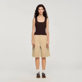 Gebreide top met gehaakte details