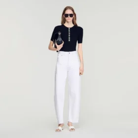Geribde gebreide top met knoopsluiting