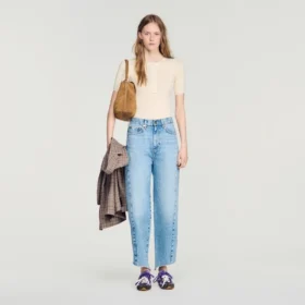 Geribde gebreide top met knoopsluiting