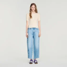Geribde gebreide top met knoopsluiting