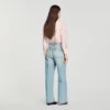 Jeans met rechte pijpen en lederen details Jeans met rechte pijpen en lederen details