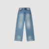 Jeans met rechte pijpen en strass-steentjes Jeans met rechte pijpen en strass-steentjes