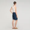 Jeansshort met vierkante kruisnaad Jeansshort met vierkante kruisnaad