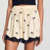 Korte broek met bloemenborduursel Korte broek met bloemenborduursel