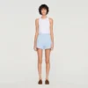 Korte, gehaakte short met hoge taille en kralenversiering Korte, gehaakte short met hoge taille en kralenversiering