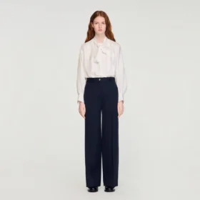 Minimalistische broek met krijtstrepen