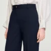 Minimalistische broek met krijtstrepen Minimalistische broek met krijtstrepen