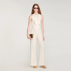 Rechte broek met knoopsluiting en split Rechte broek met knoopsluiting en split