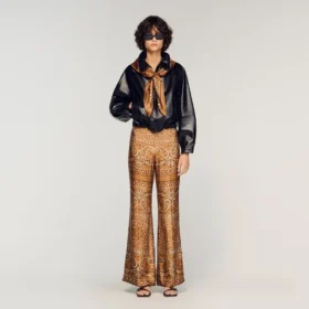 Soepelvallende broek met bandana-print