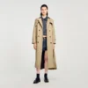 Trenchcoat met riemen en dubbele rij knopen Trenchcoat met riemen en dubbele rij knopen