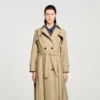 Trenchcoat met riemen en dubbele rij knopen Trenchcoat met riemen en dubbele rij knopen