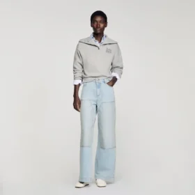 Verbleekte straight-fit jeans met kristallen patch Verbleekte straight-fit jeans met kristallen patch